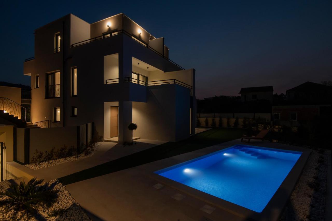 Villa Magna Luxury Apartments 穆泰尔岛 外观 照片