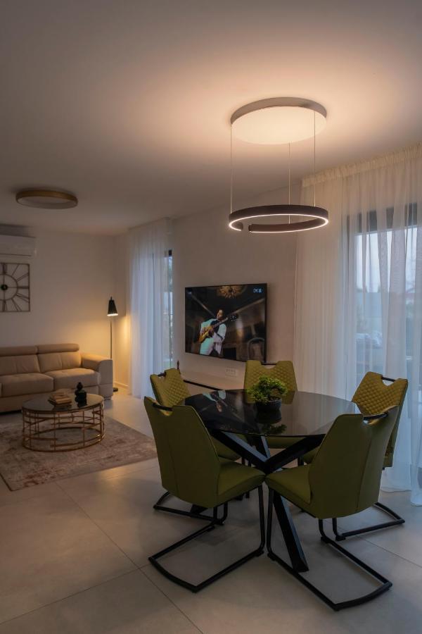 Villa Magna Luxury Apartments 穆泰尔岛 外观 照片