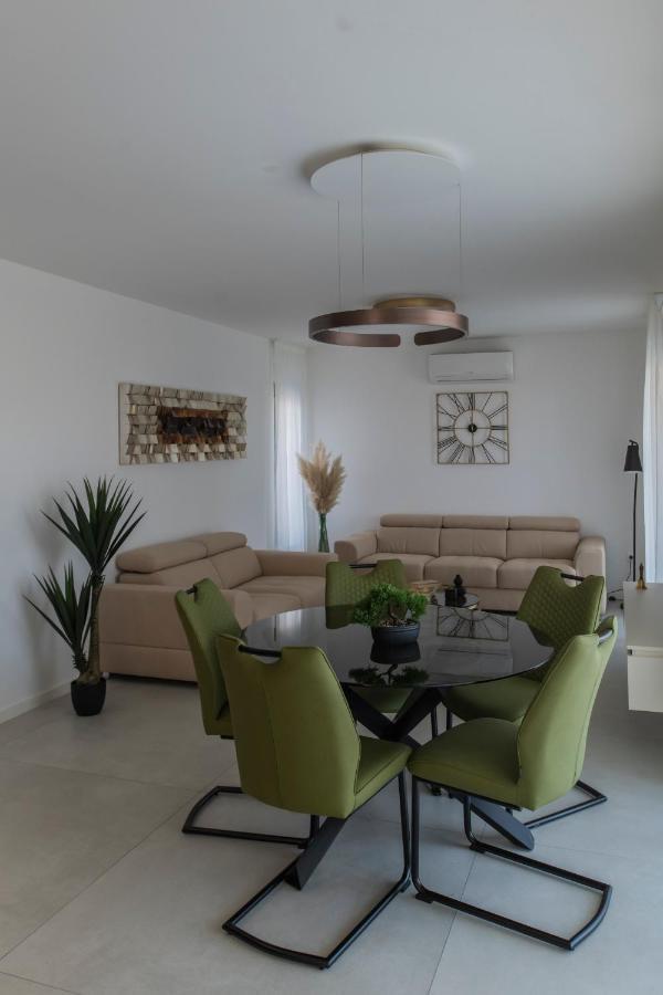 Villa Magna Luxury Apartments 穆泰尔岛 外观 照片